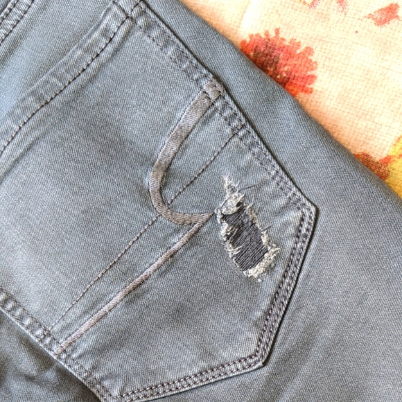 AEO Super Stretch X Highrise Jegging Jeans - Size 2 Regular - Picture 9 of 11